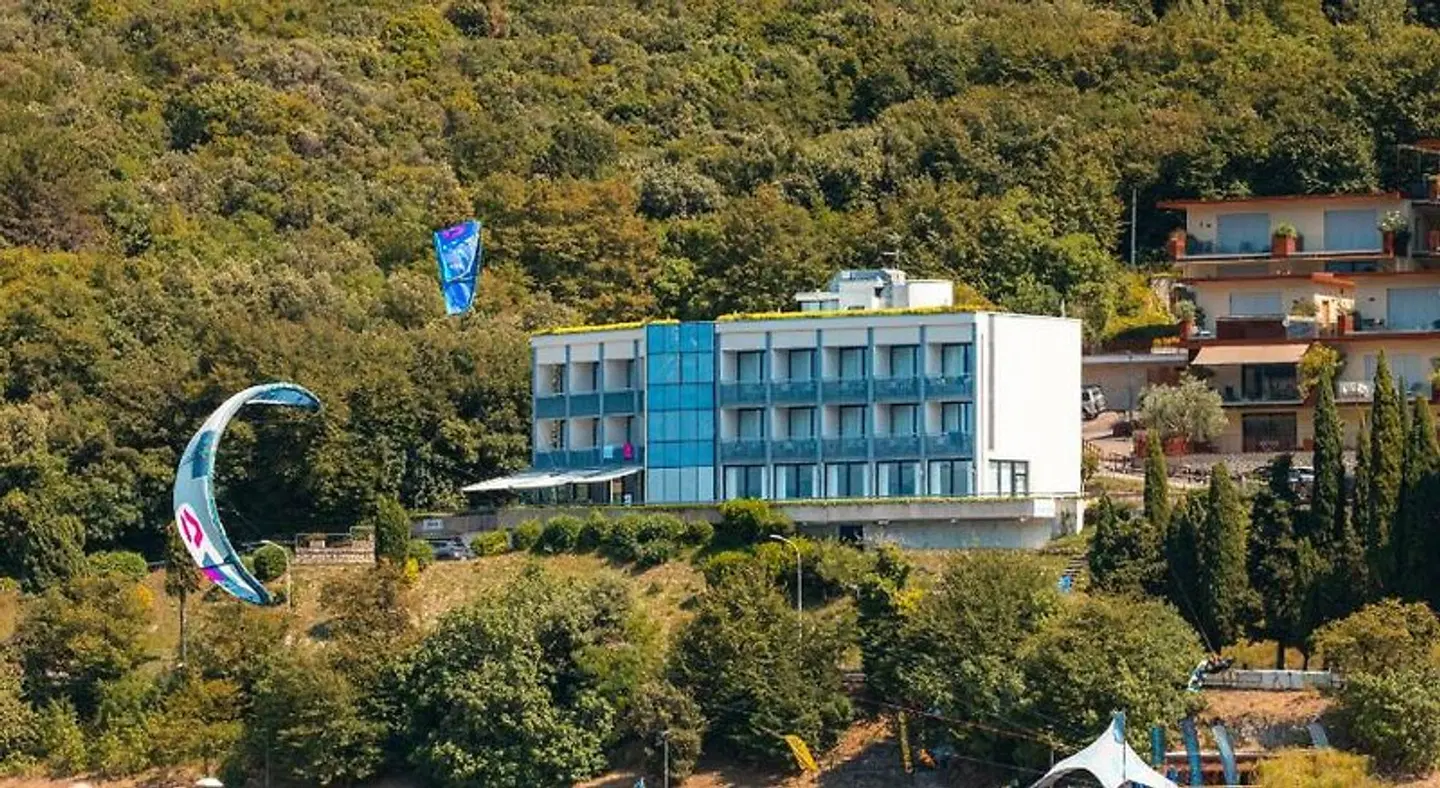Wind Hotel EXTERIOR