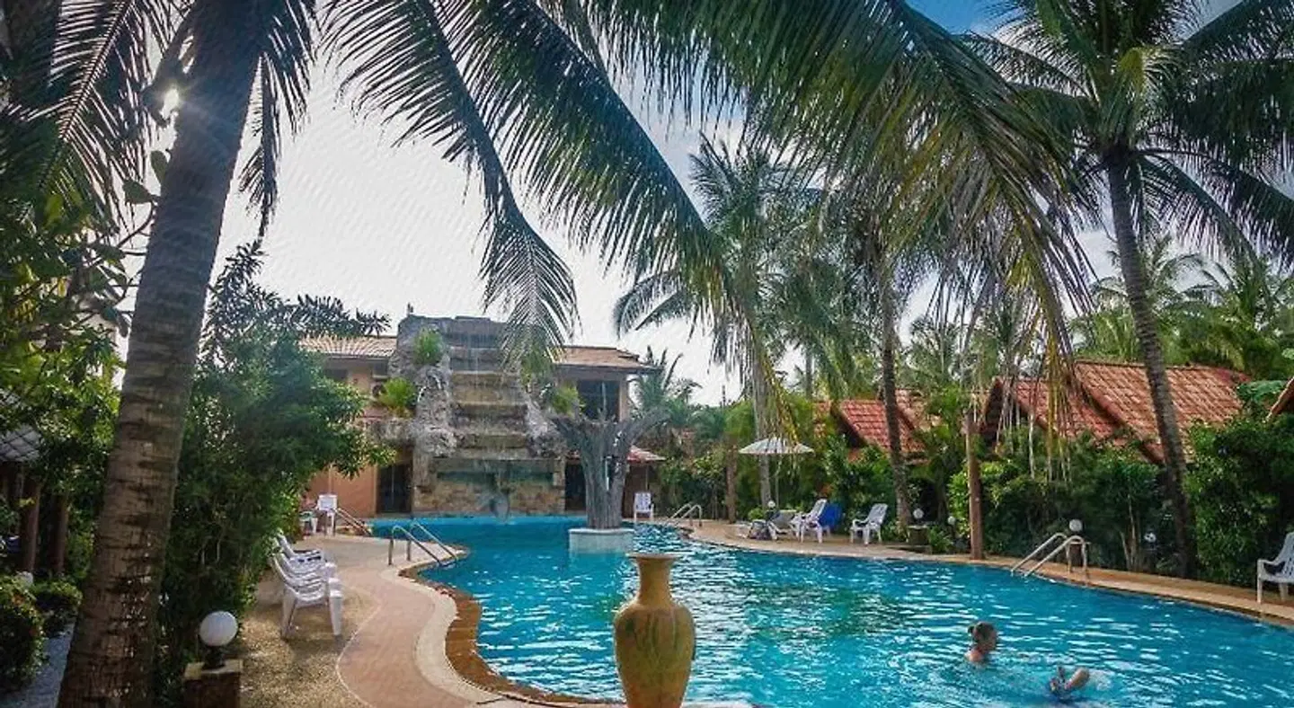 Laguna Beach Club Resort OUTDOOR_POOL
