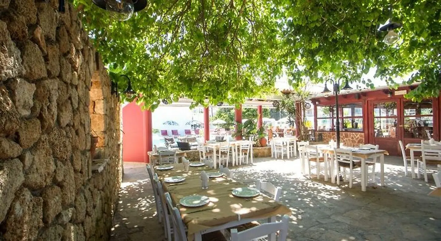 Perla Marina Restaurant