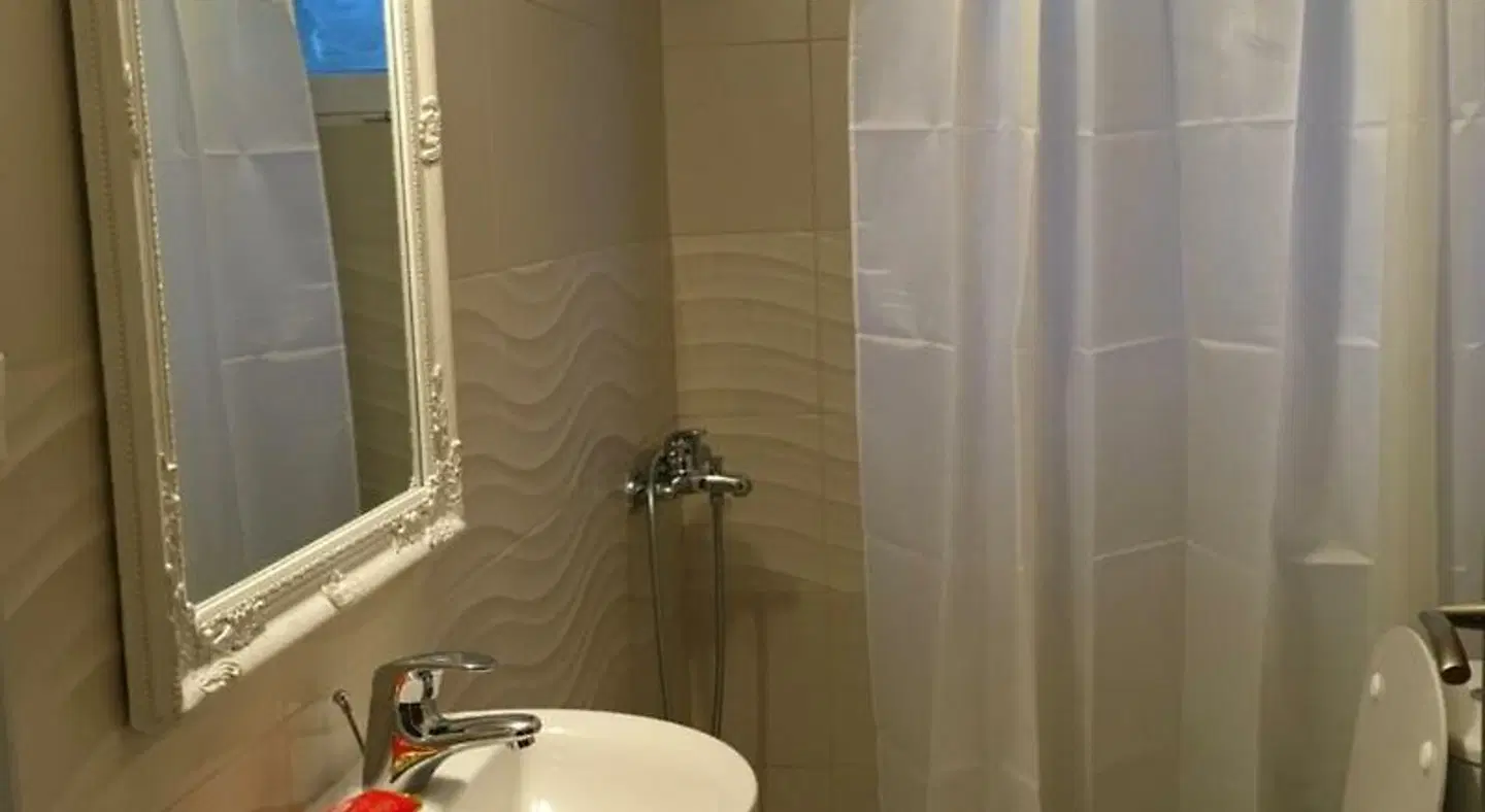 Demeliza Apartments Badezimmer