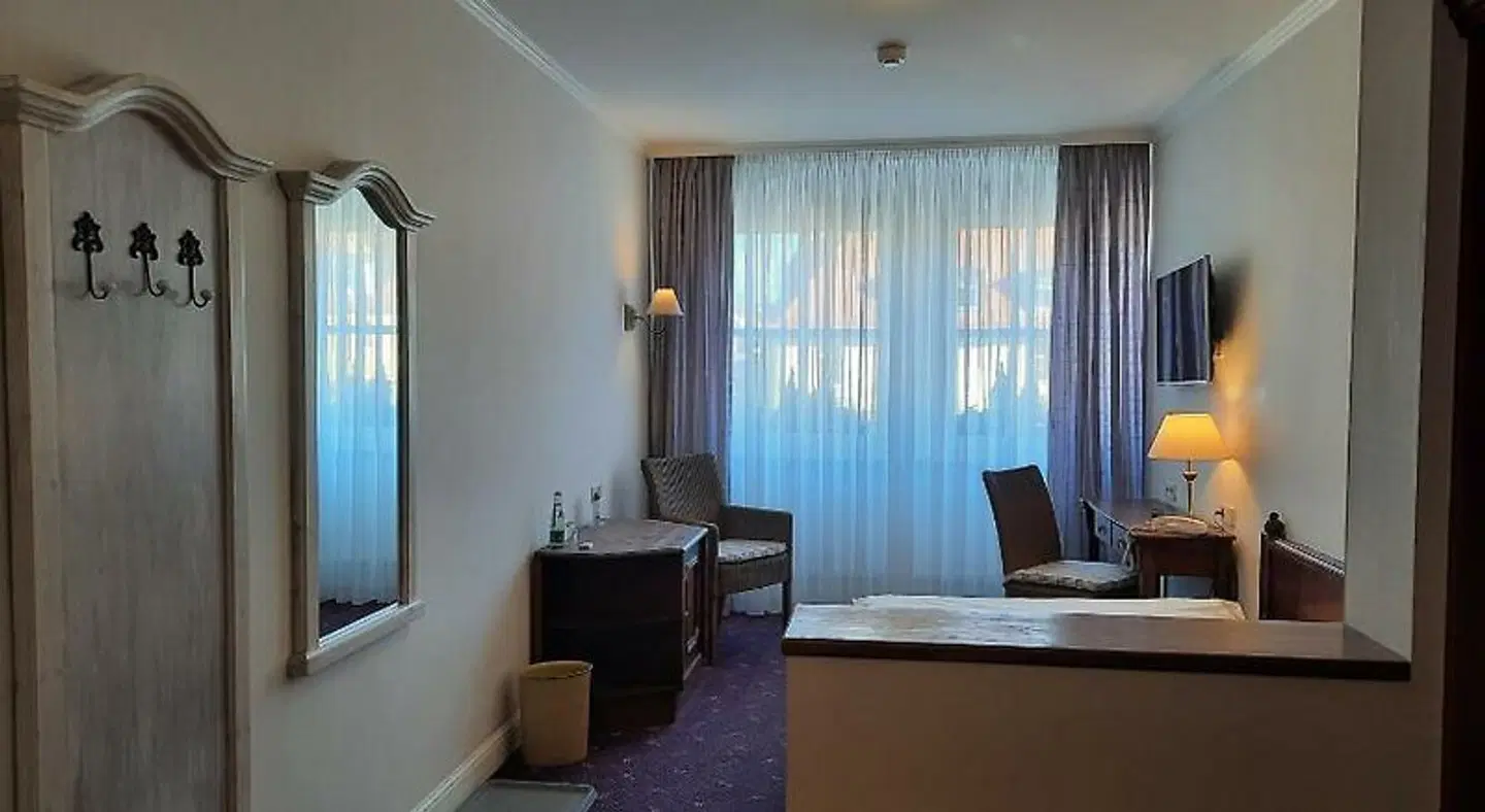 Unstruttal ROOM_EXAMPLE