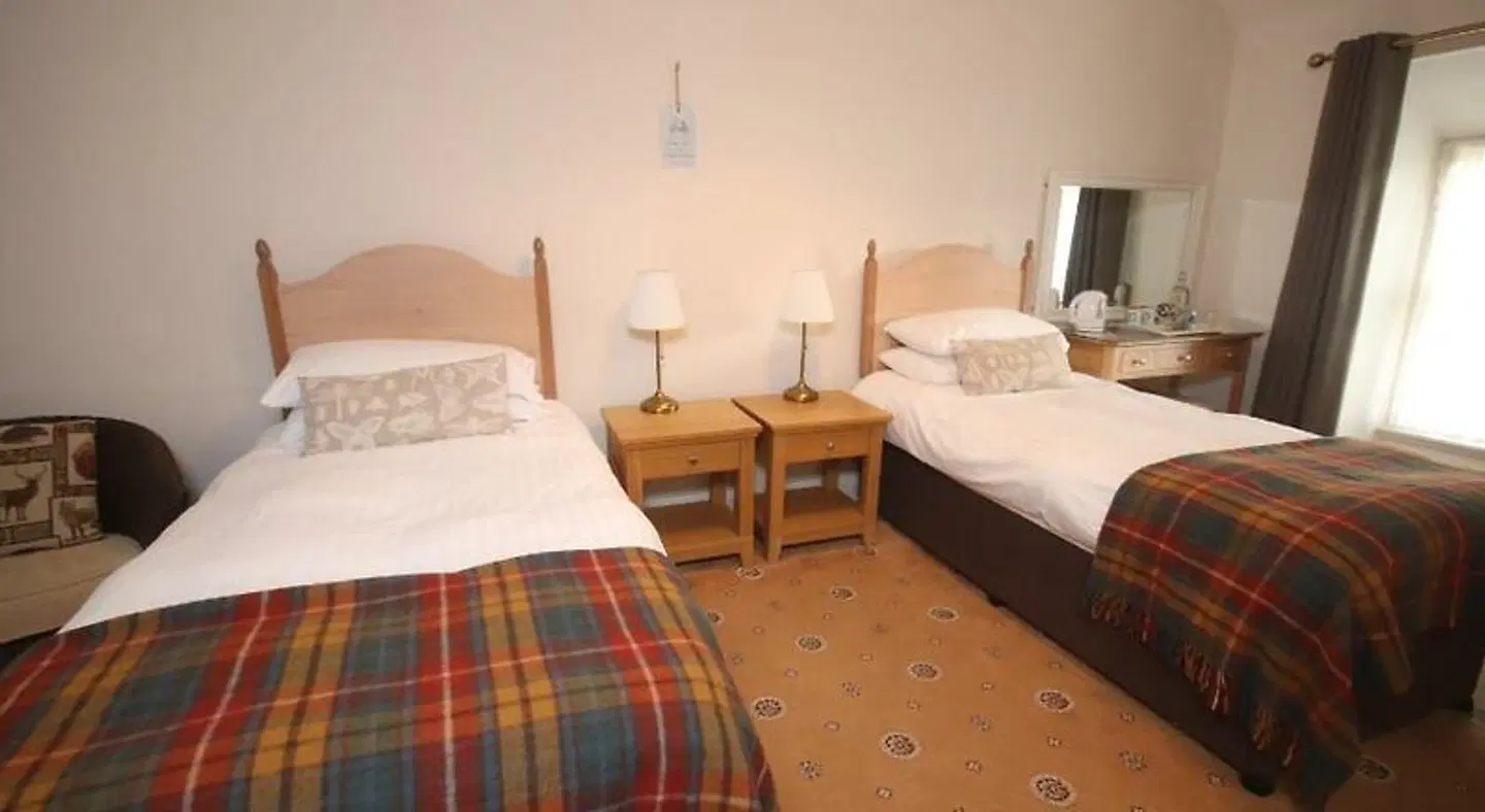 Inglestone House Guest House ROOM_EXAMPLE