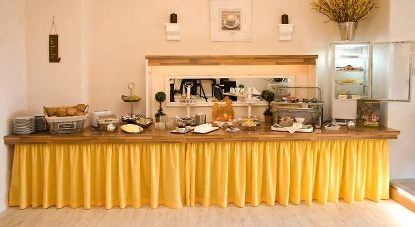 Hotel Garni Zum Grunen Baum Restaurant