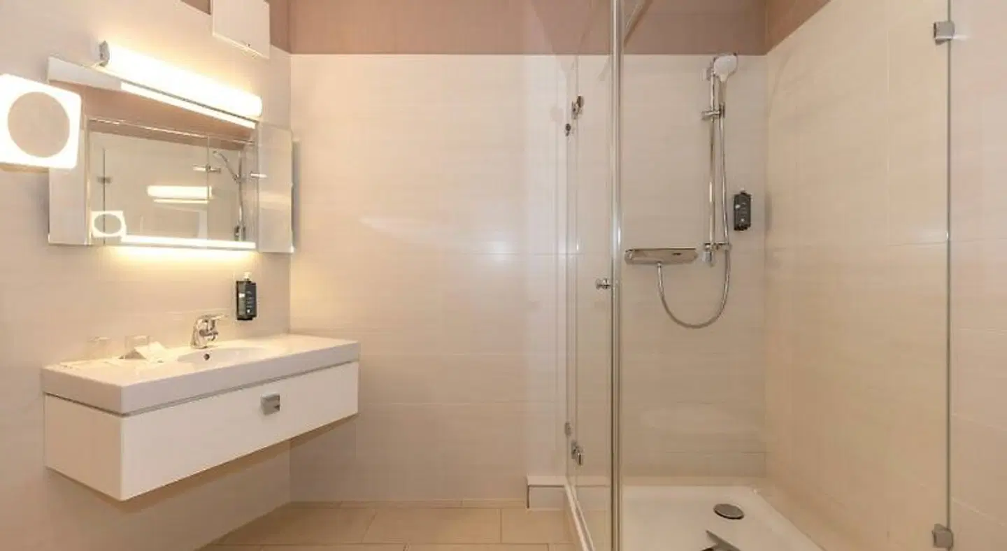 Hotel am Strand Badezimmer