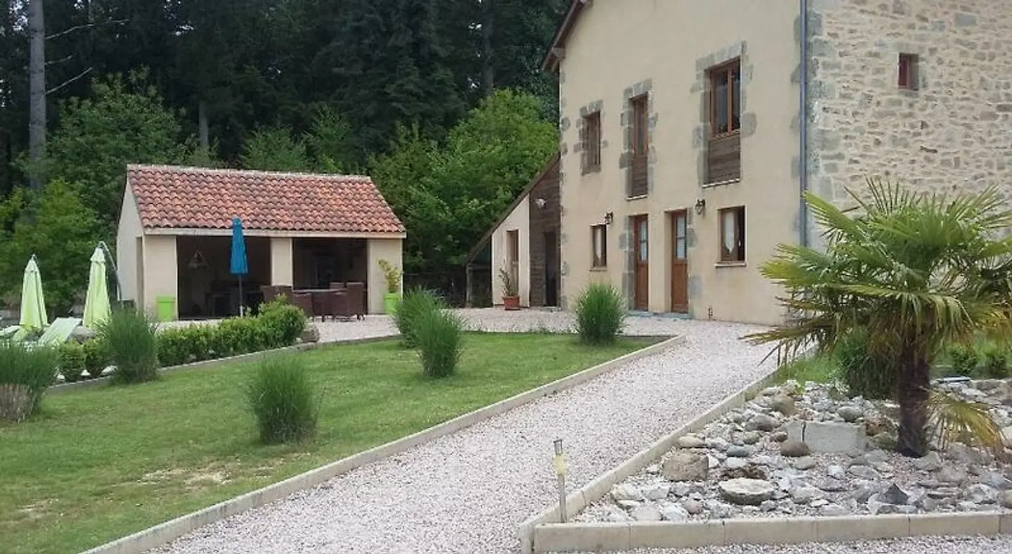 La Roussilhe EXTERIOR