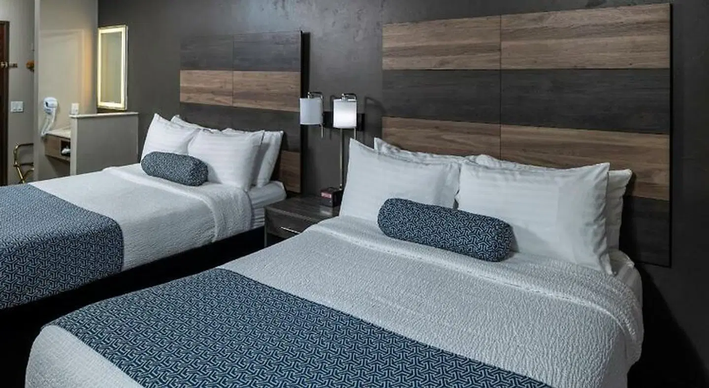 Hotel J Green Bay ROOM_EXAMPLE