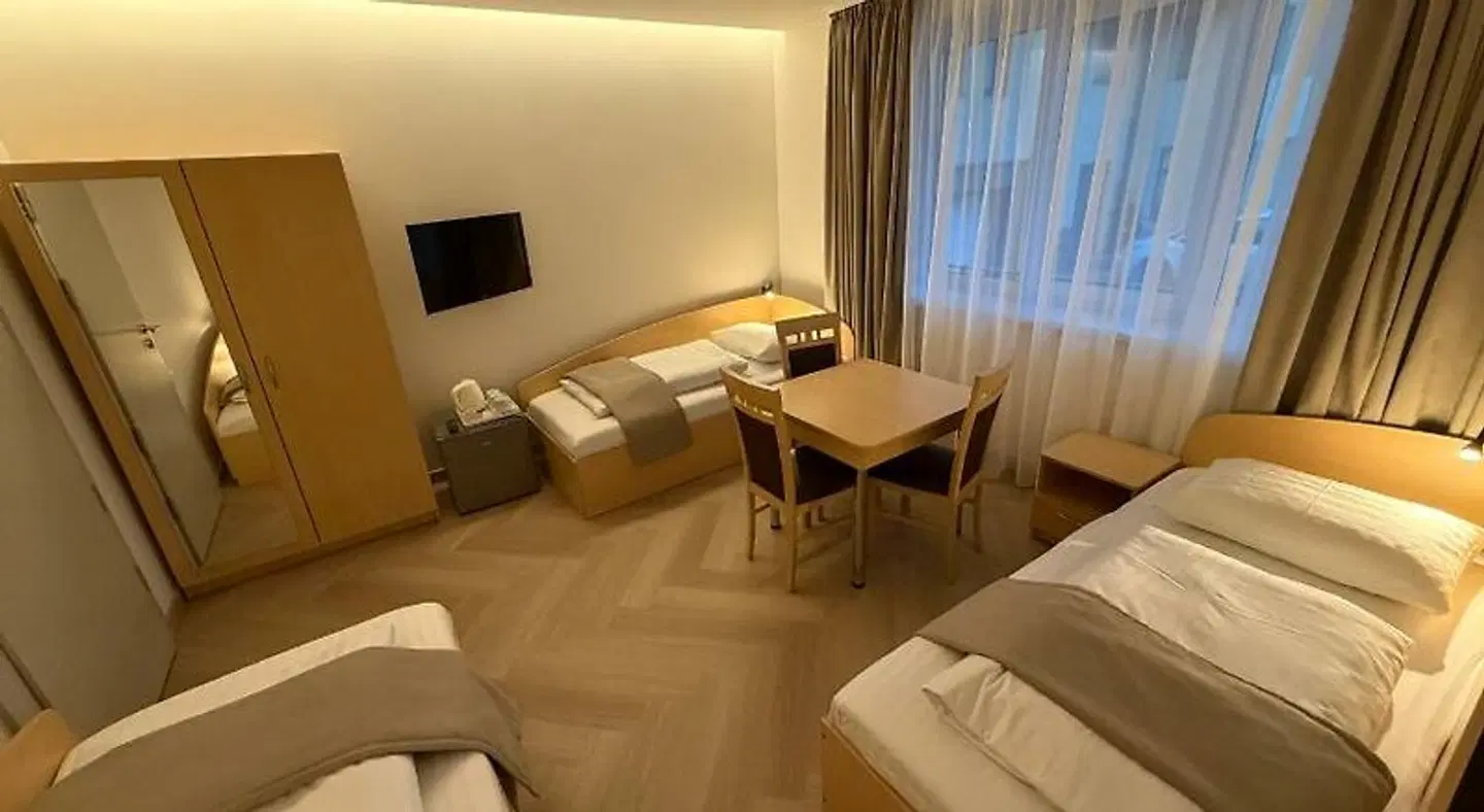 ilina ROOM_EXAMPLE