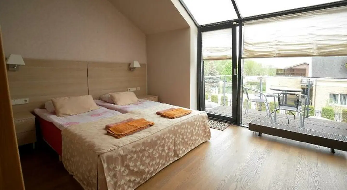 Pas Gintar' ROOM_EXAMPLE