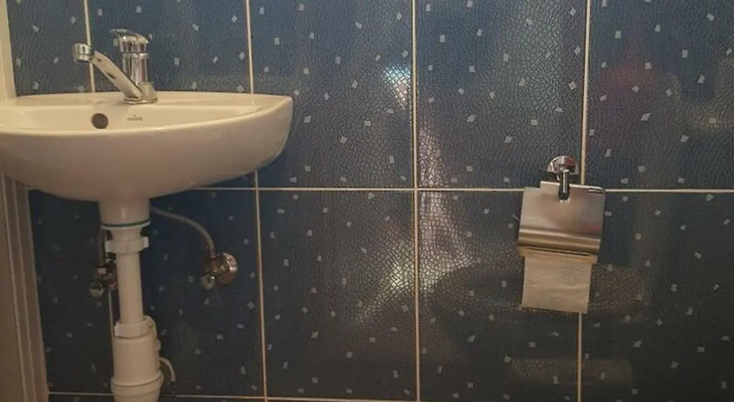 uv'dr' g. 27 Badezimmer