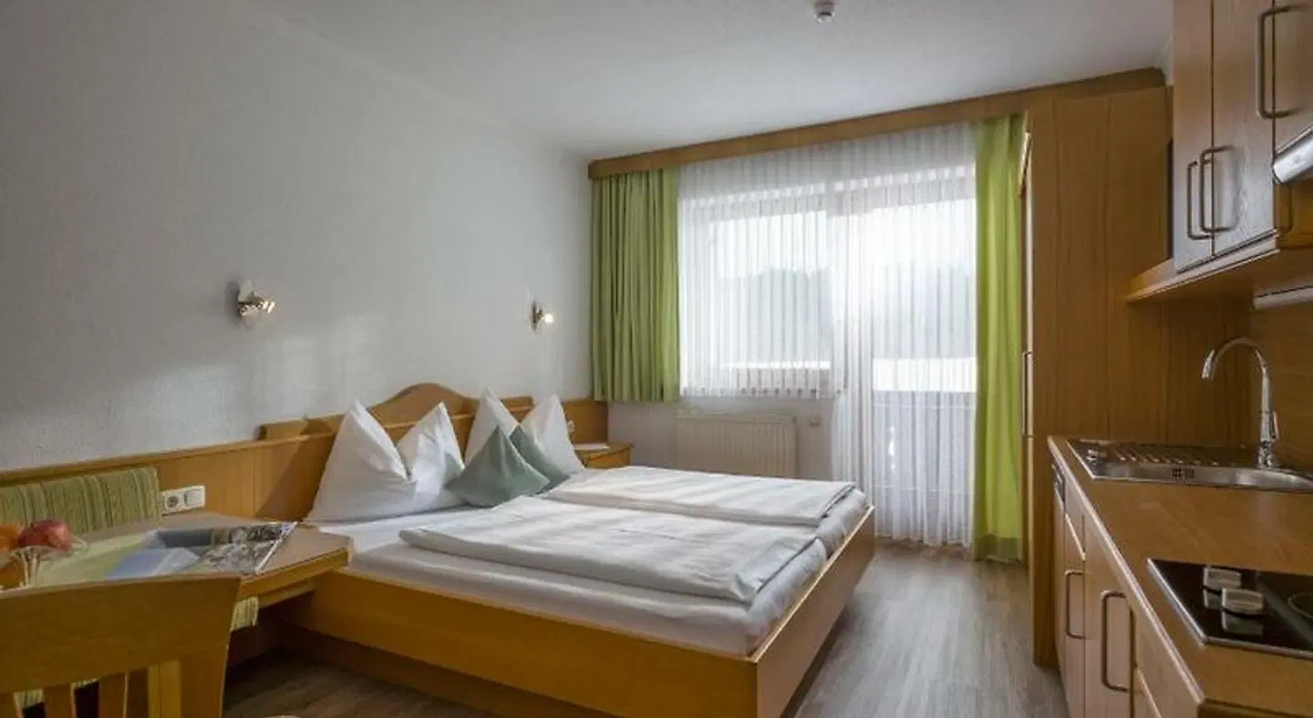 Resi & Obermoser ROOM_EXAMPLE
