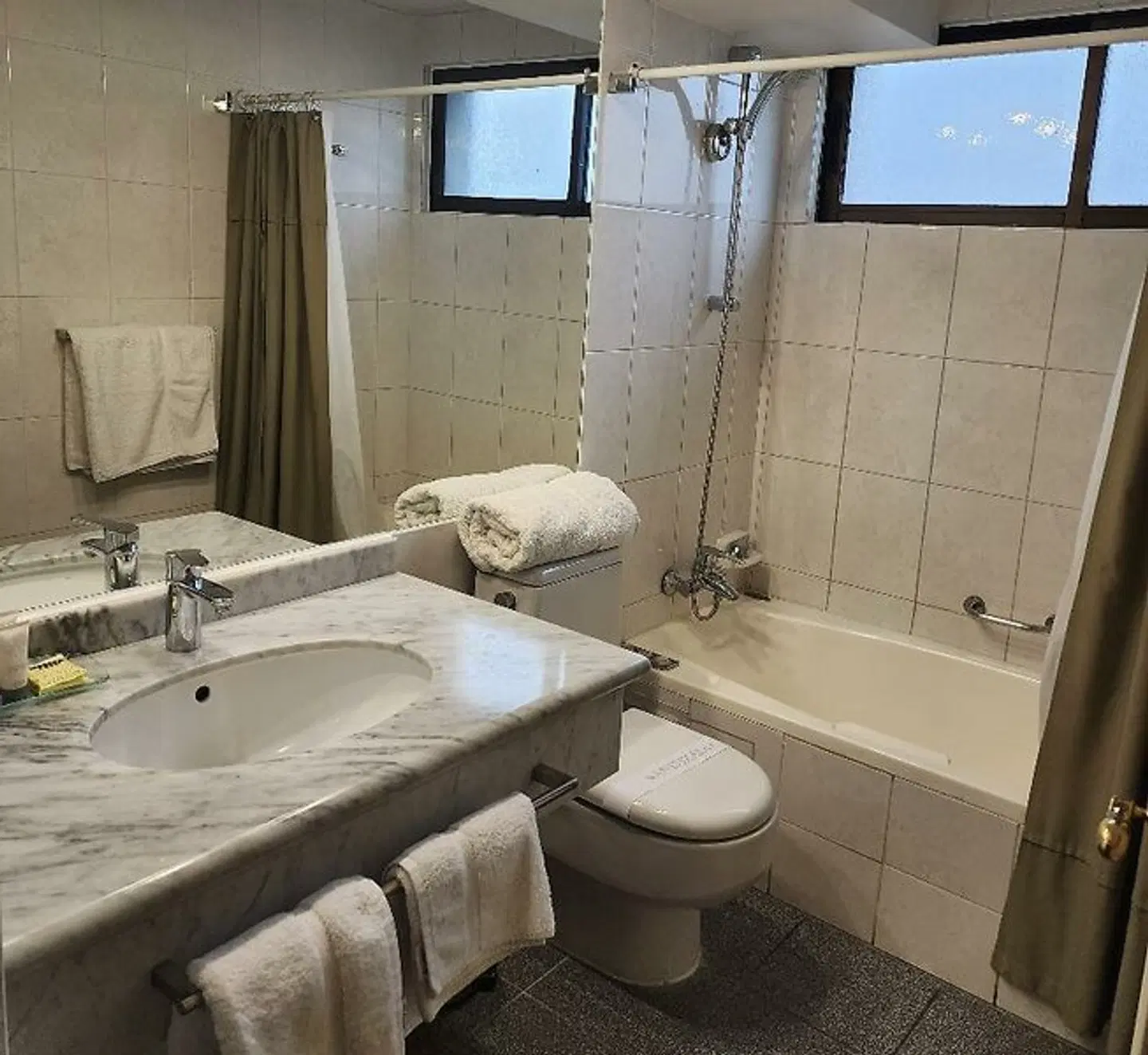 Hotel Los Españoles Plus Badezimmer