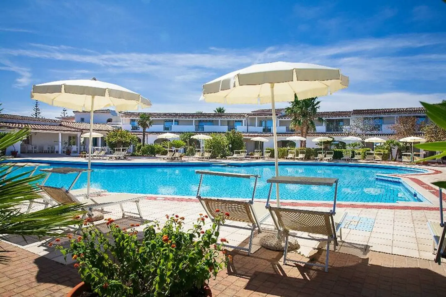 Nicolaus Club Quattro Lune Resort OUTDOOR_POOL