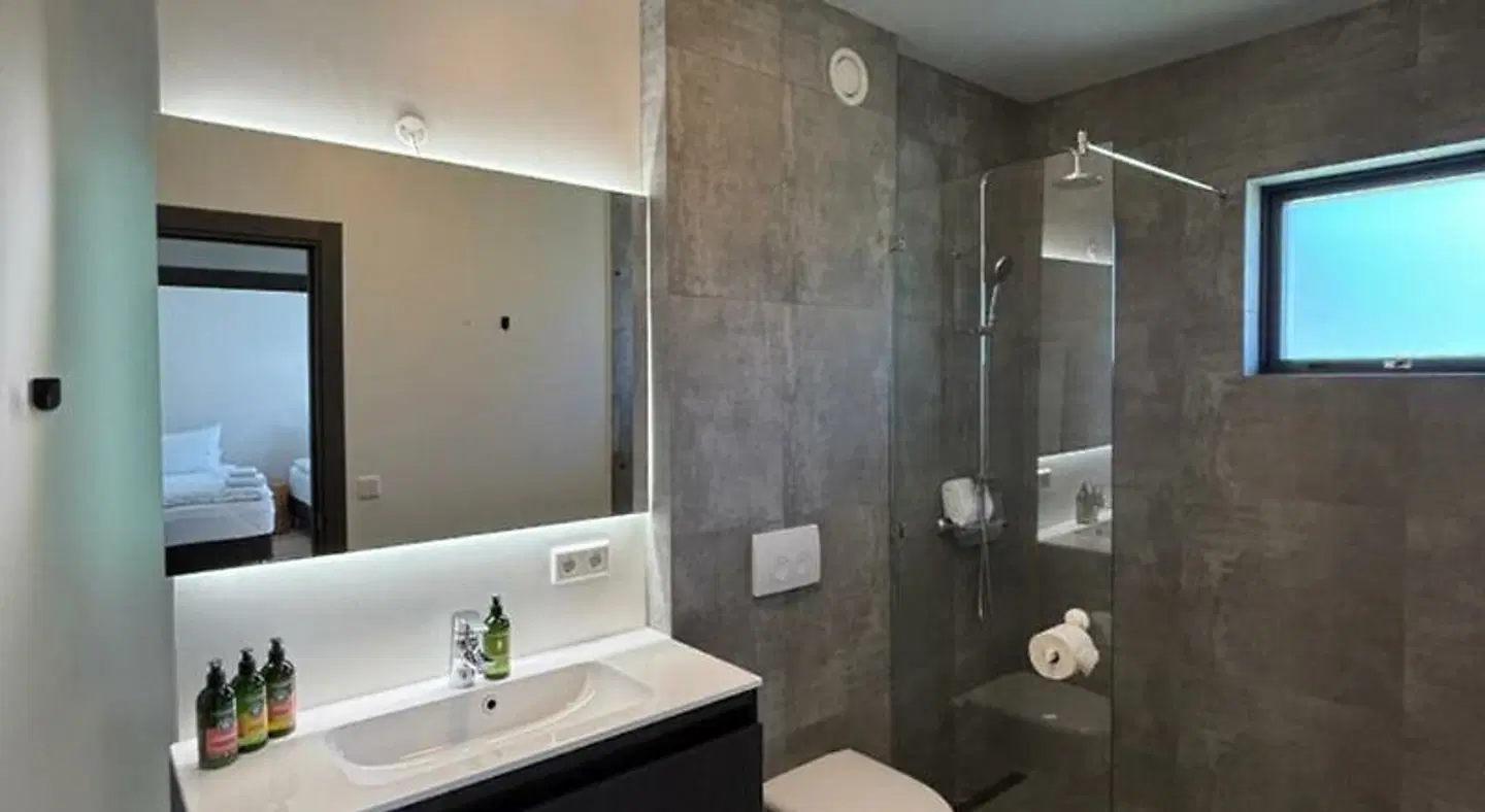 Vik Apartments Badezimmer