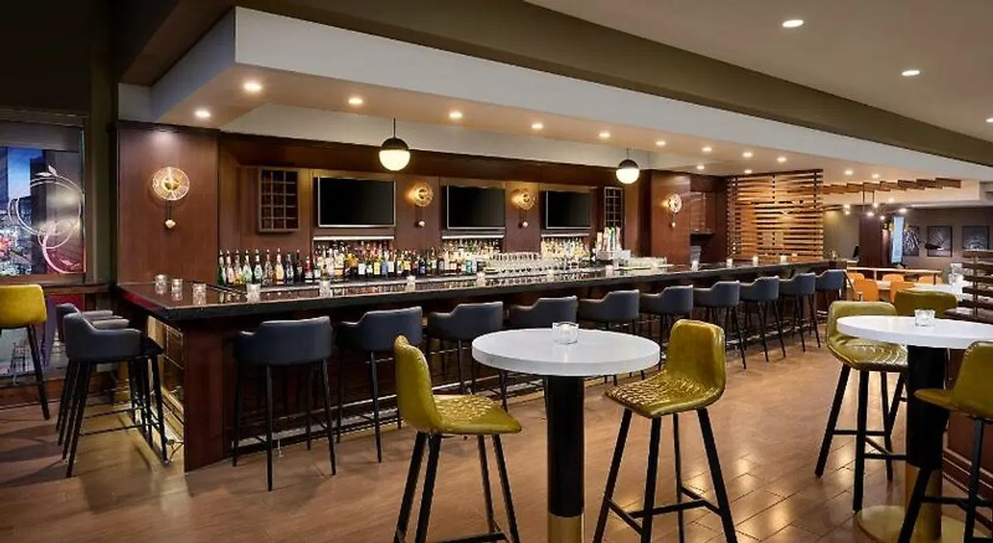 Sheraton Hamilton Bar