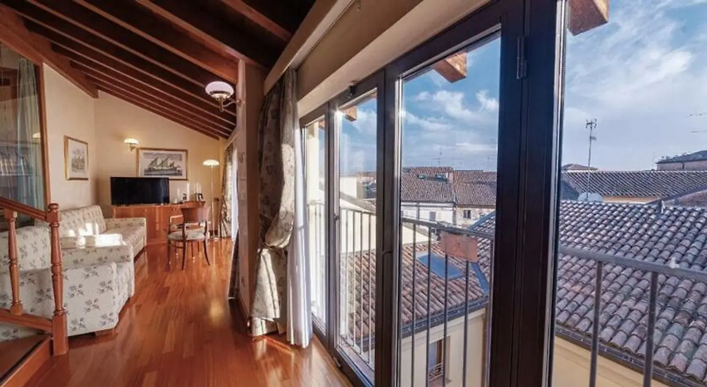 Dei Medaglioni ROOM_EXAMPLE
