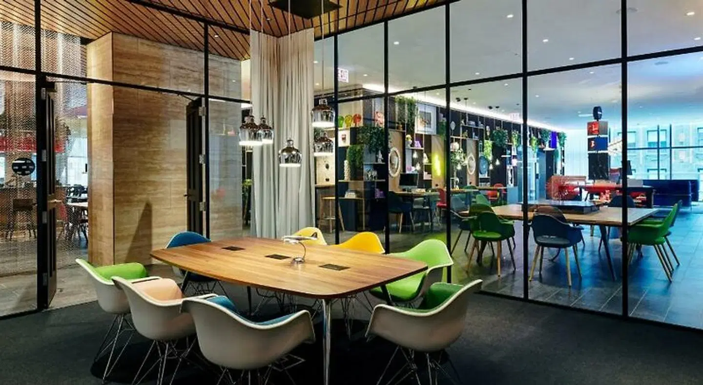 citizenM Chicago Downtown Bar