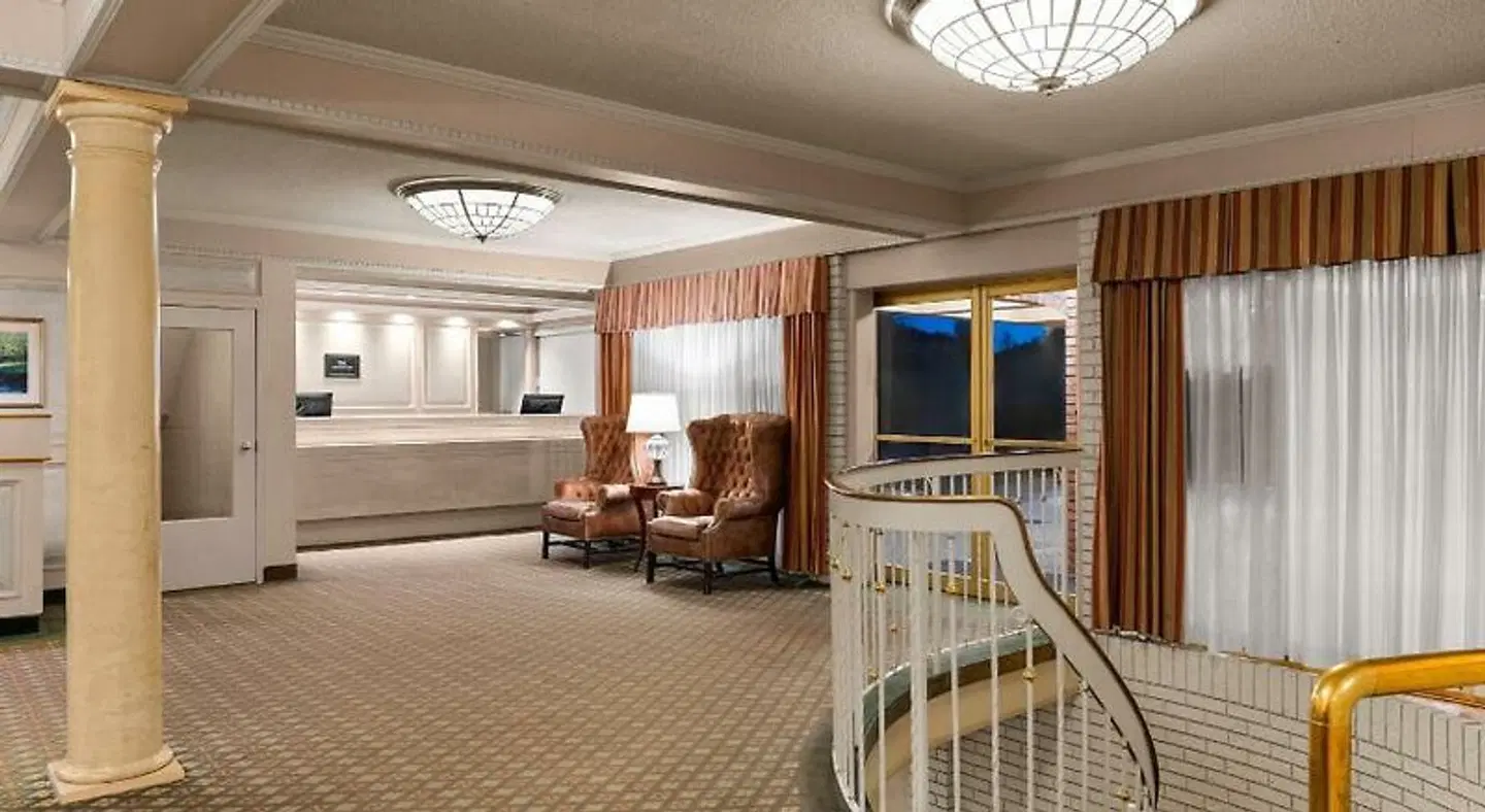 Royal Scot Hotel & Suites LOUNGE_LOBBY