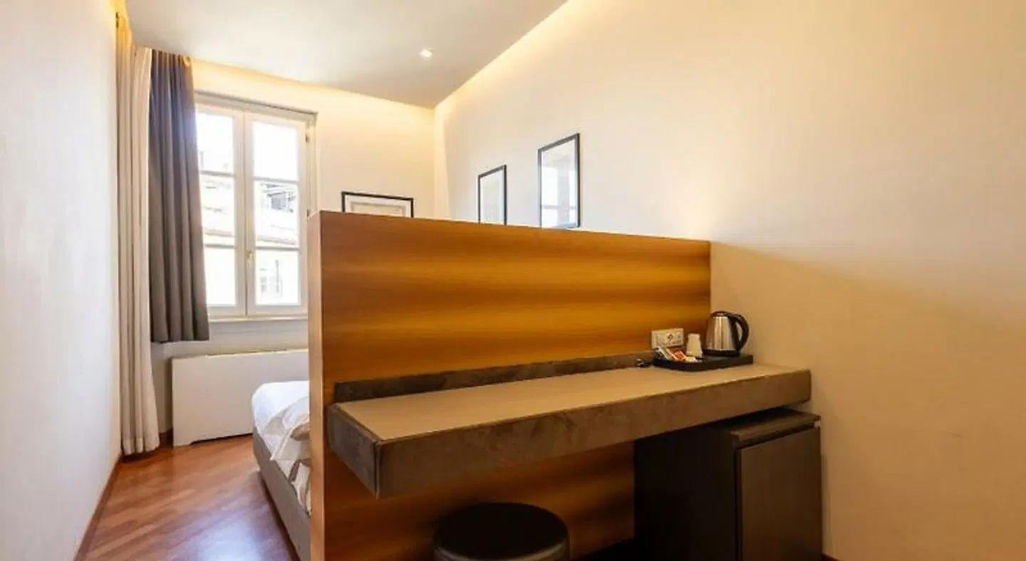 Embassy ROOM_EXAMPLE
