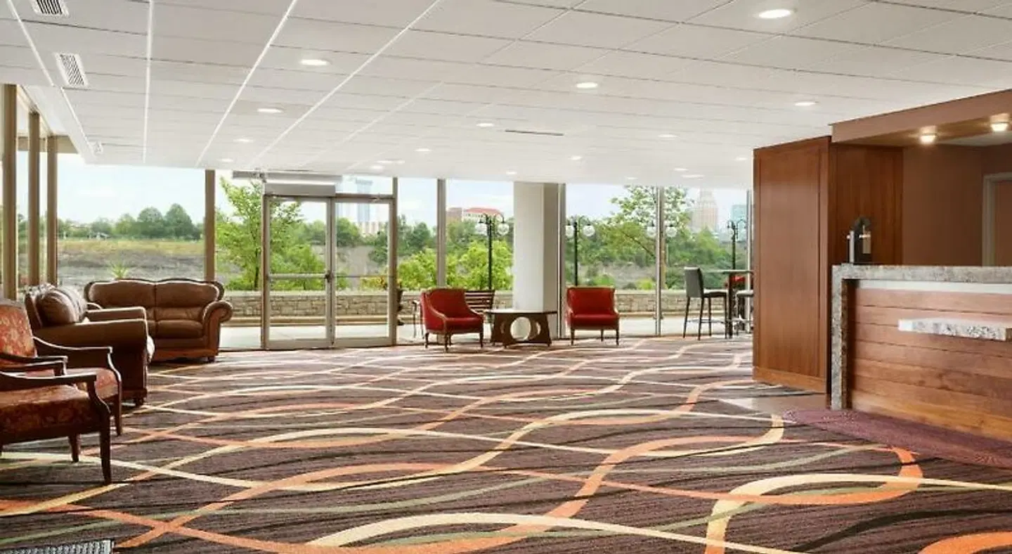 Travelodge by Wyndham Niagara Falls Fallsview LOUNGE_LOBBY