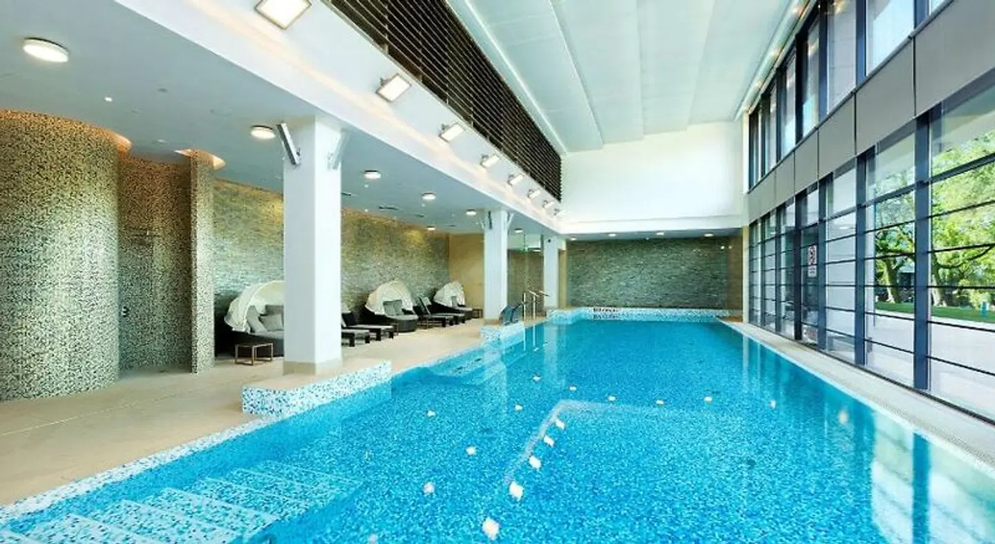 DoubleTree by Hilton Hotel & Conference Centre Warsaw Hallenbad
