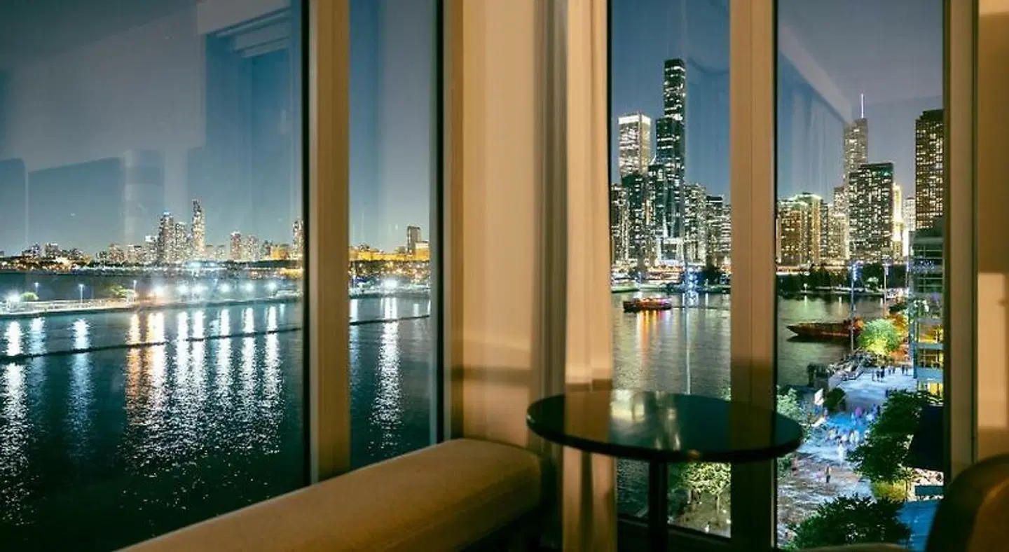 Sable at Navy Pier Chicago, Curio Collection by Hilton LOUNGE_LOBBY