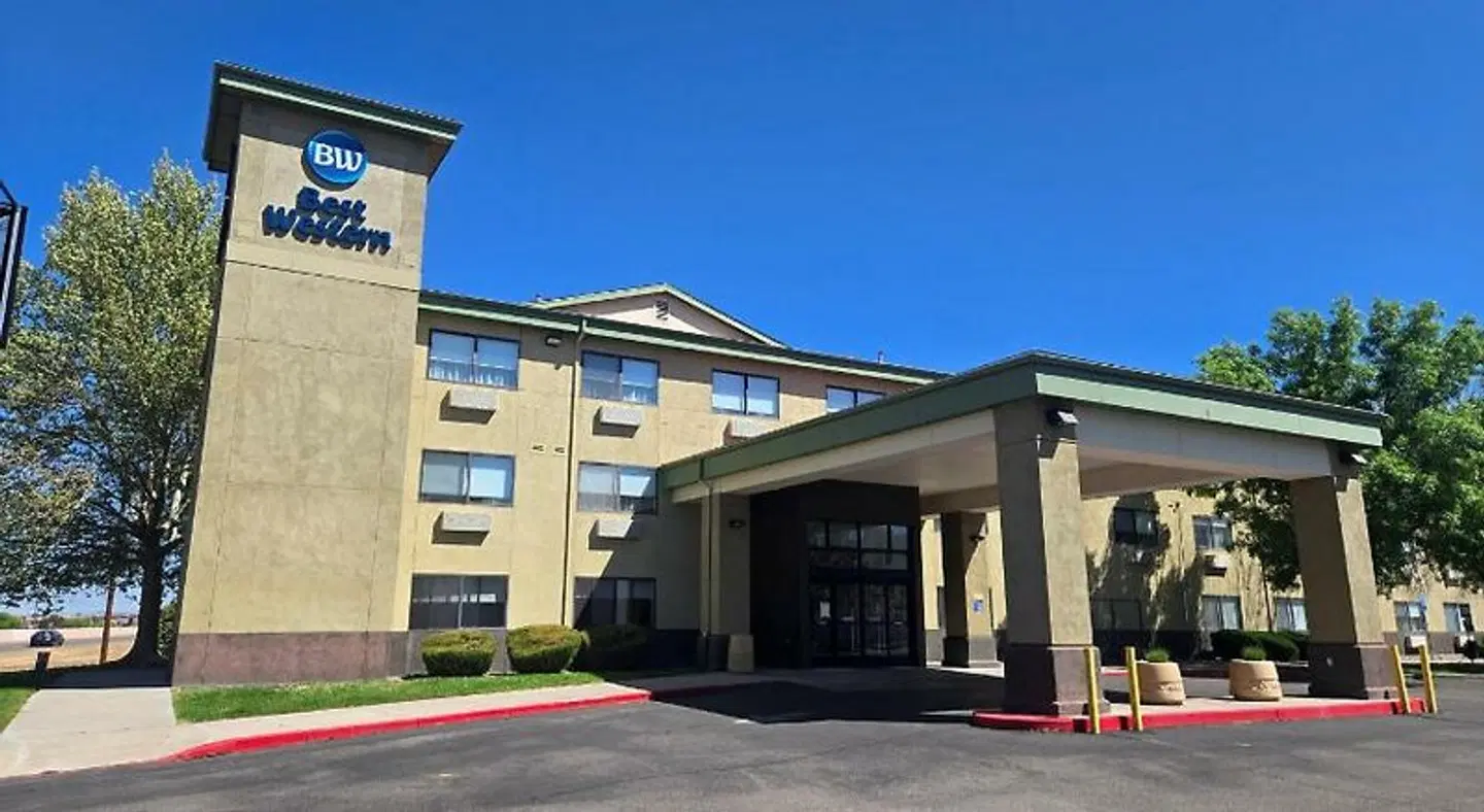 Best Western North I-25 Hotel EXTERIOR