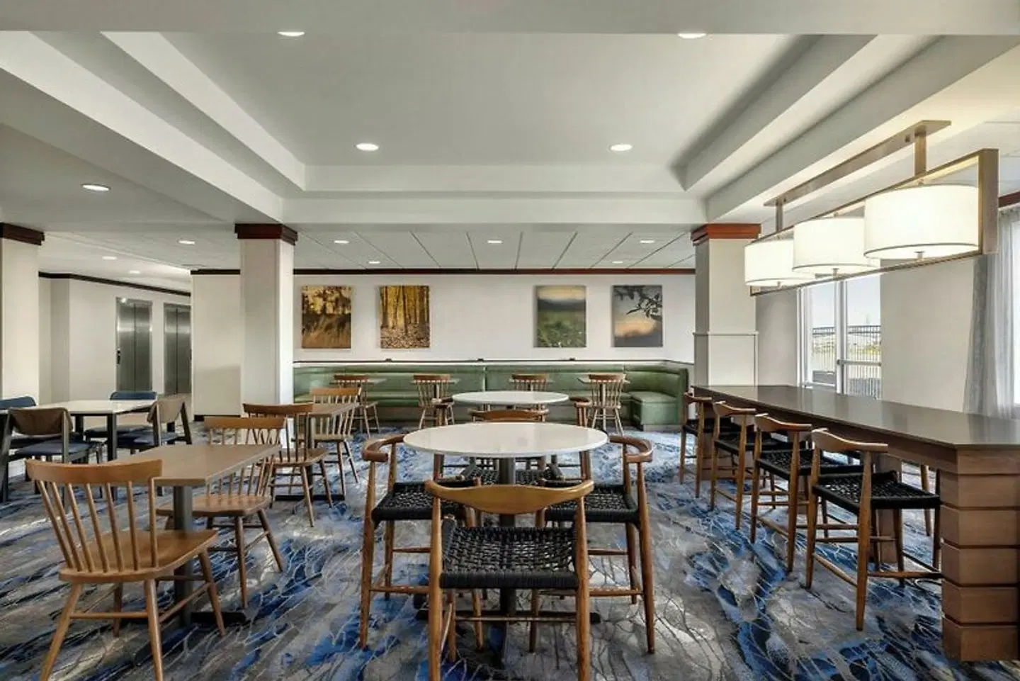 Fairfield by Marriott Inn & Suites Springdale Bar