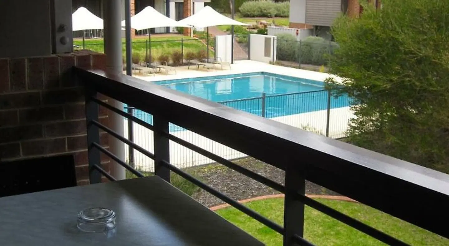 Margarets In Town Apartments OUTDOOR_POOL