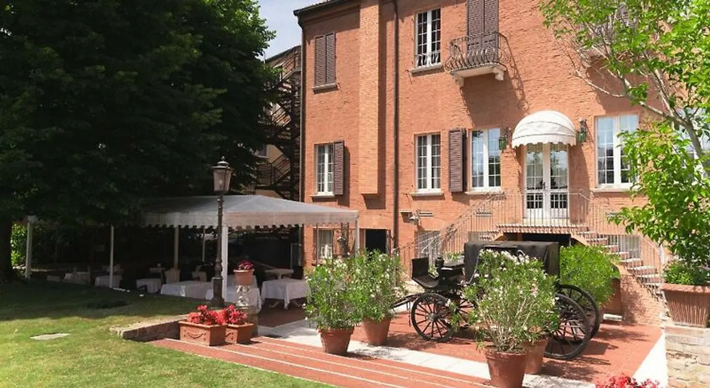 Duchessa Isabella EXTERIOR