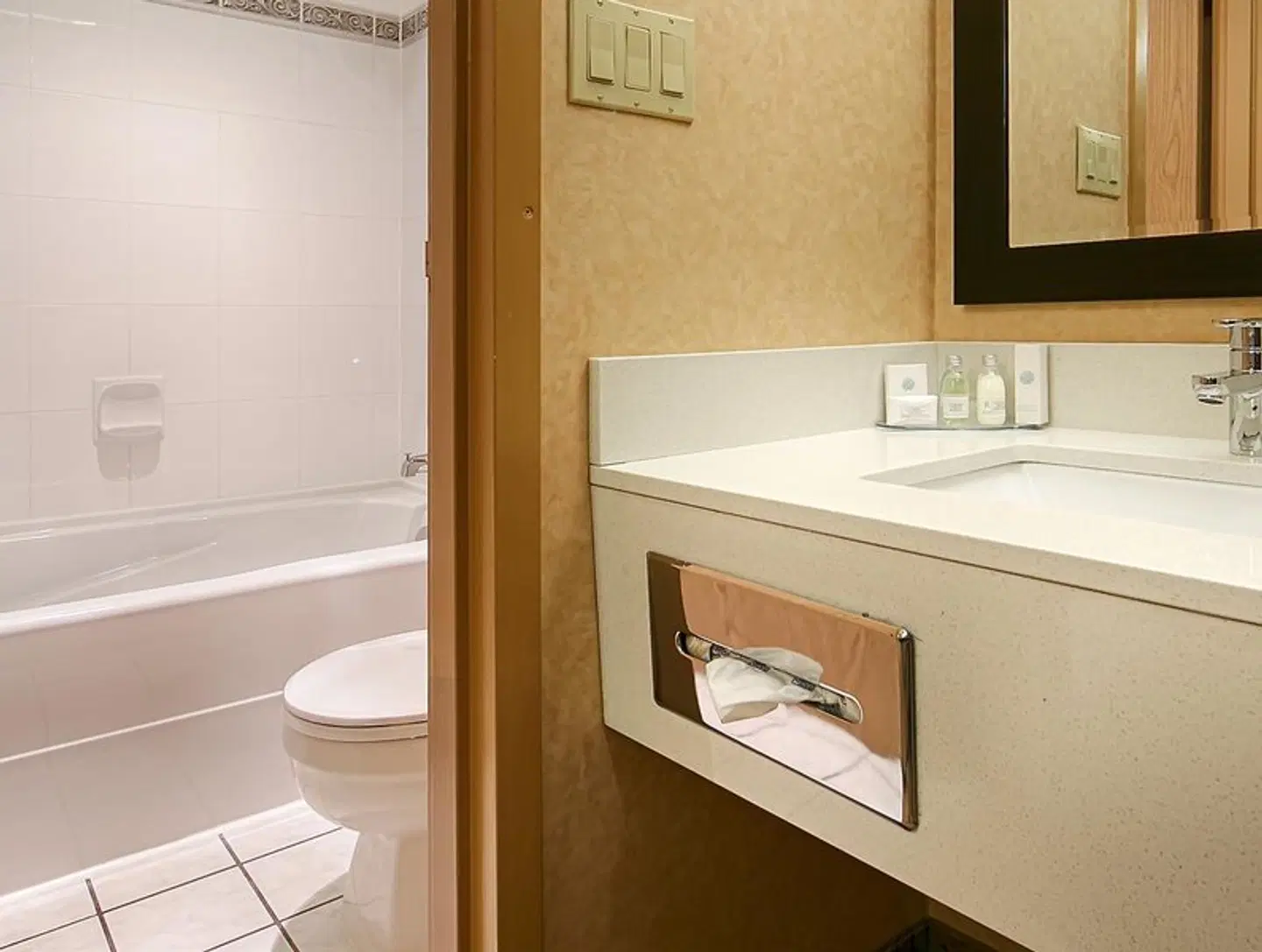 Best Western Plus Langley Inn Badezimmer