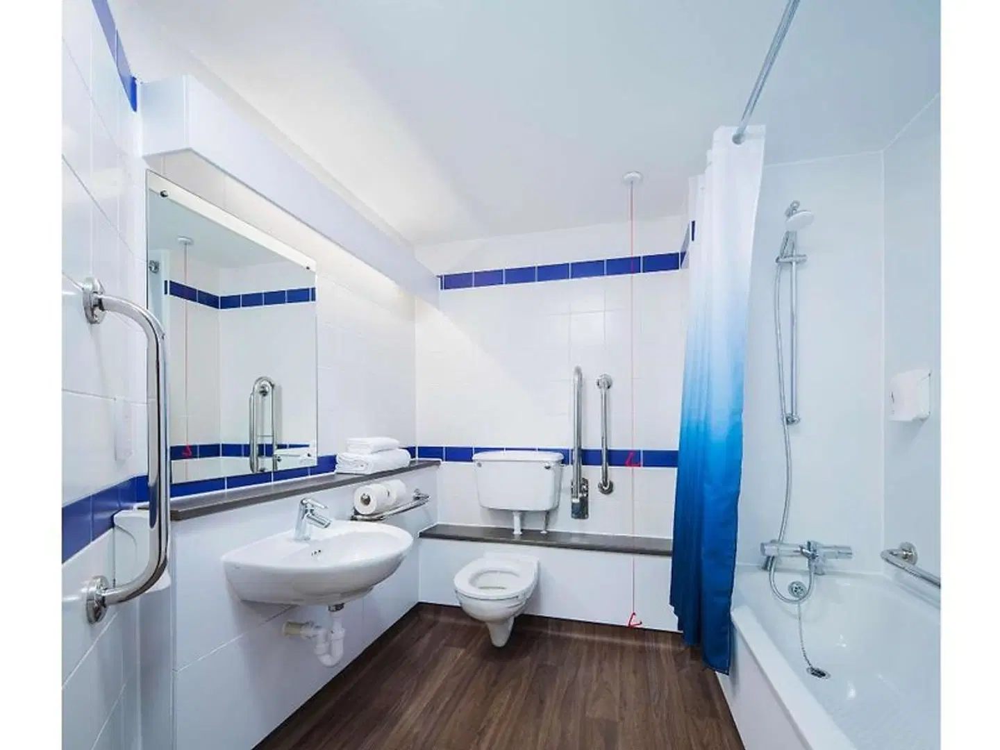 Travelodge London Central City Road Hotel Badezimmer