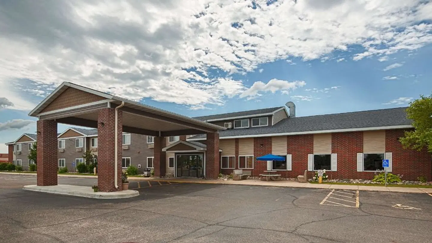 Best Western Alexandria Inn EXTERIOR
