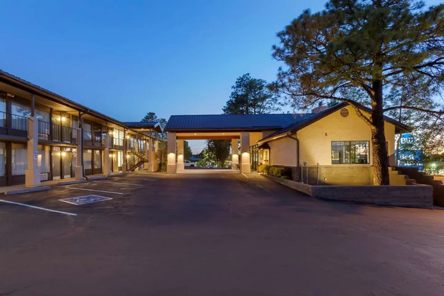 Best Western Paint Pony Lodge EXTERIOR