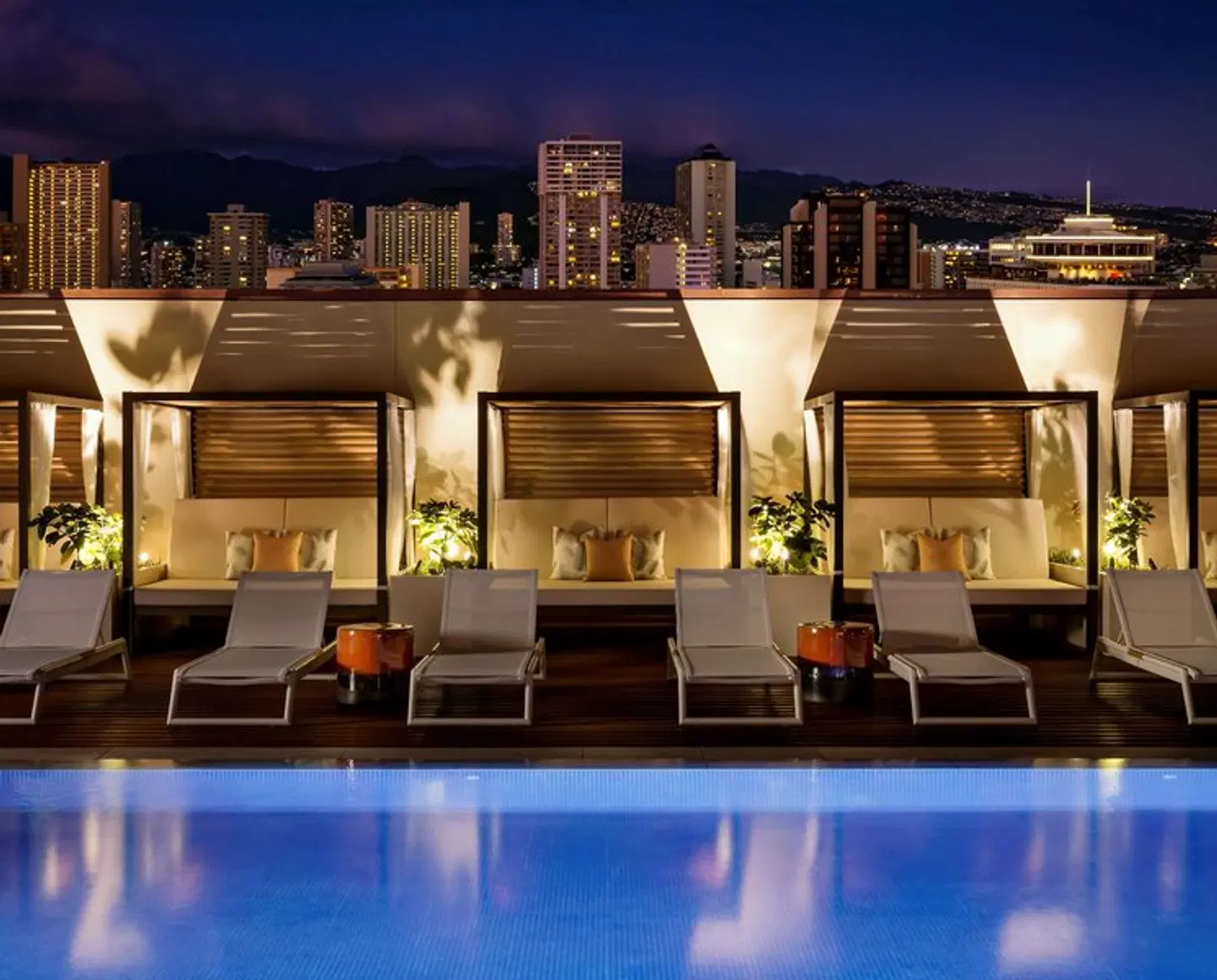 Halepuna Waikiki by Halekulani OUTDOOR_POOL