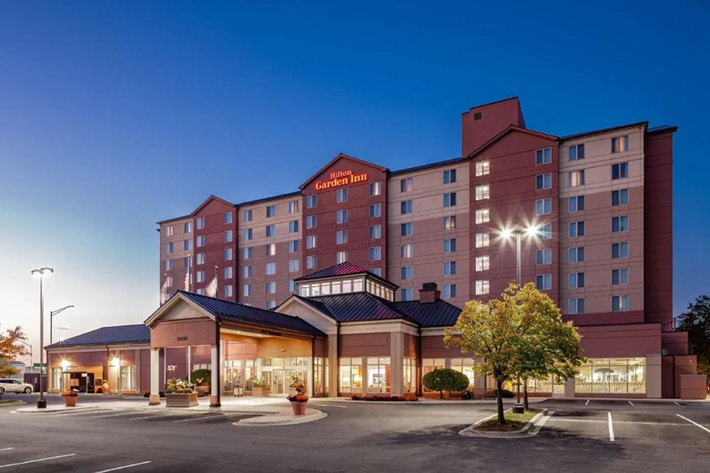 Hilton Garden Inn Chicago O'Hare Airport EXTERIOR