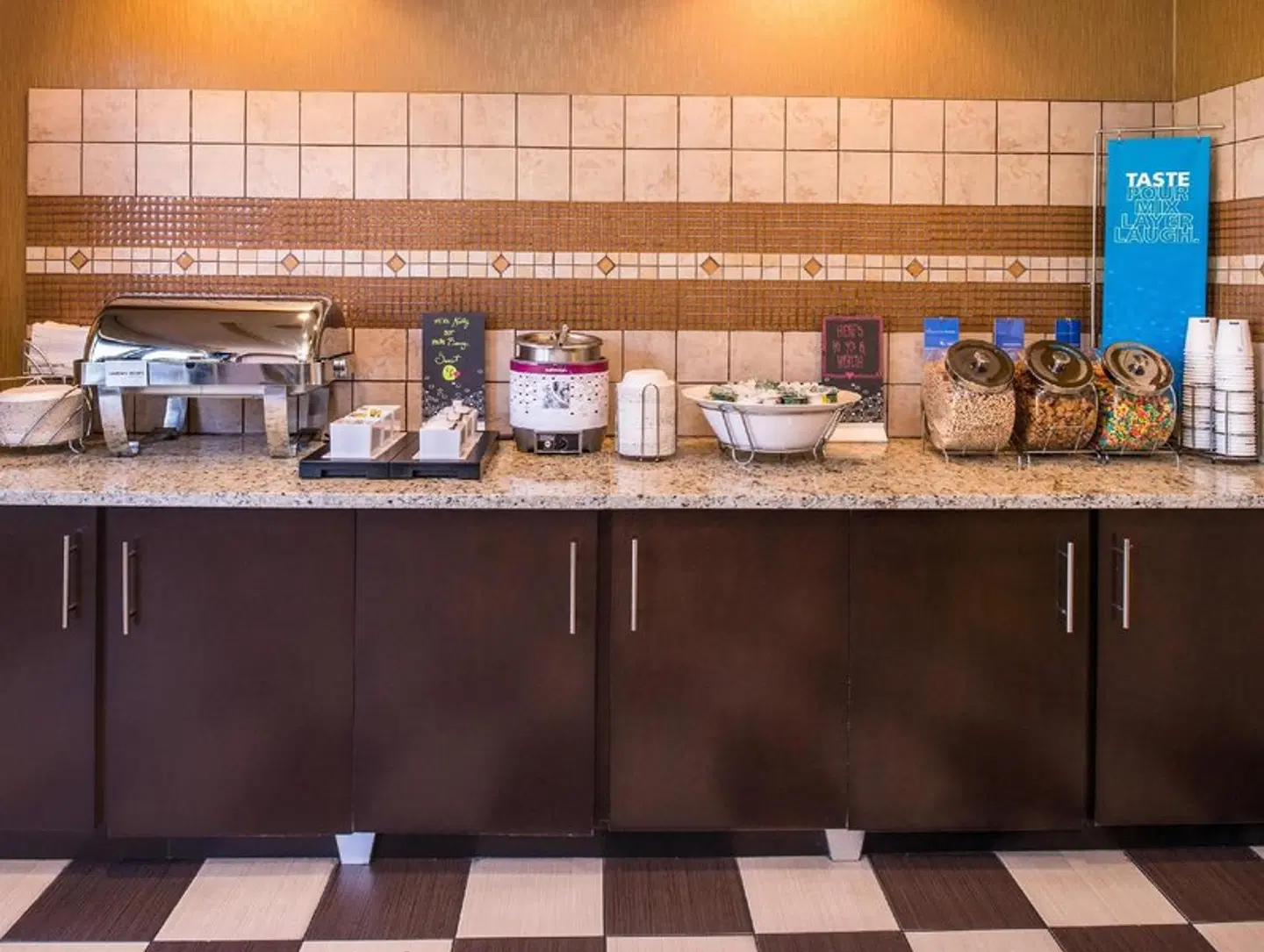 Hampton Inn San Antonio-Northwoods Bar
