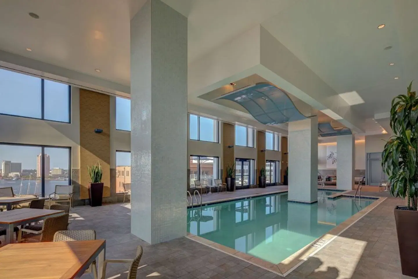 Hilton Norfolk The Main Hallenbad