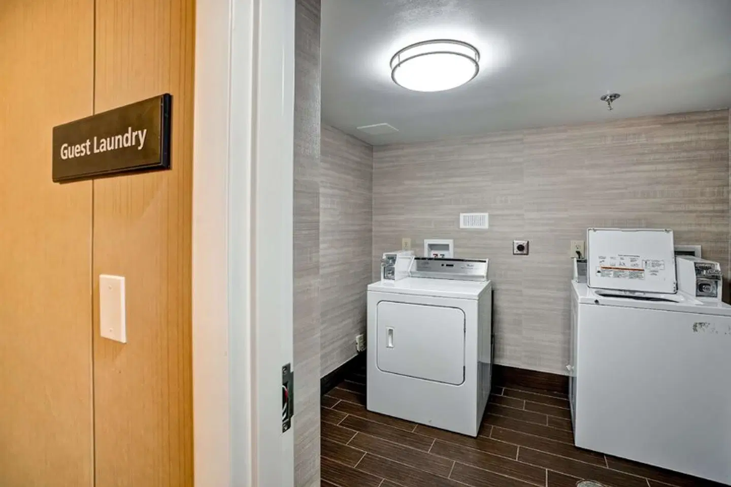 Hampton Inn Norfolk-Naval Base Badezimmer