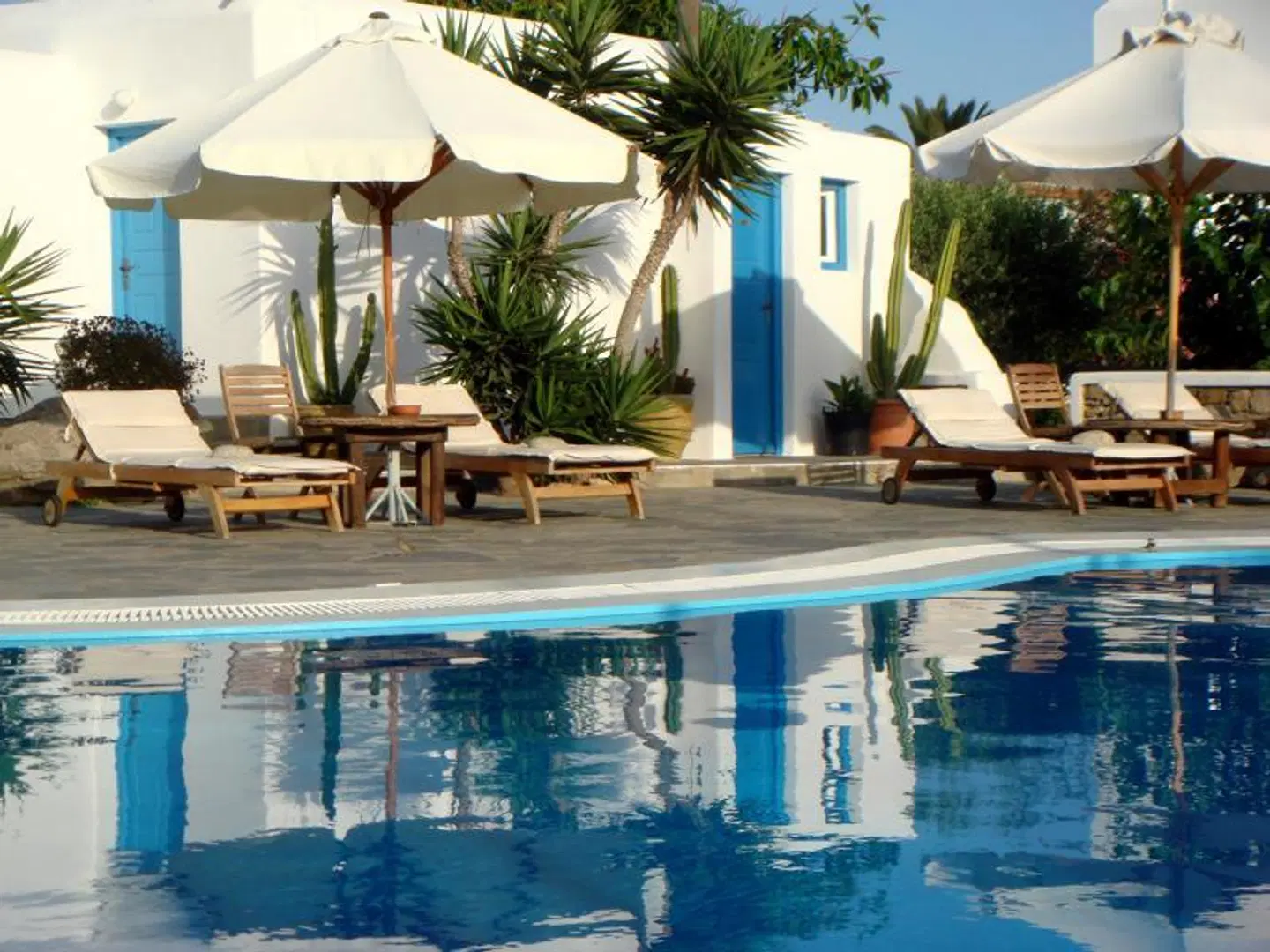 Jason OUTDOOR_POOL