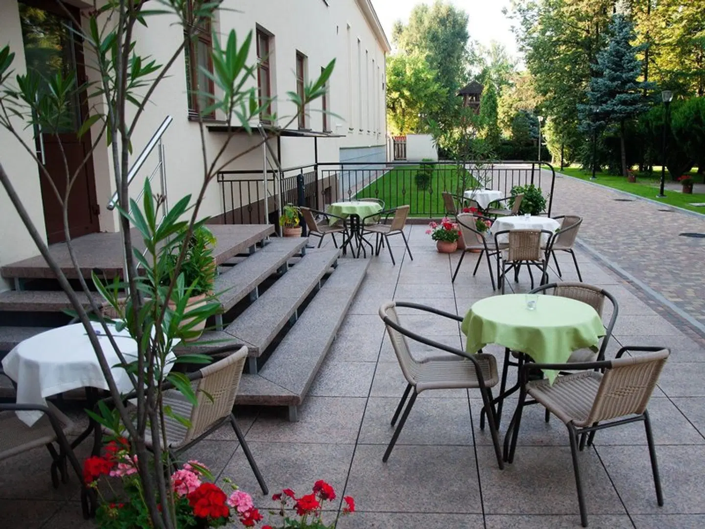 Domus Mater Terrasse