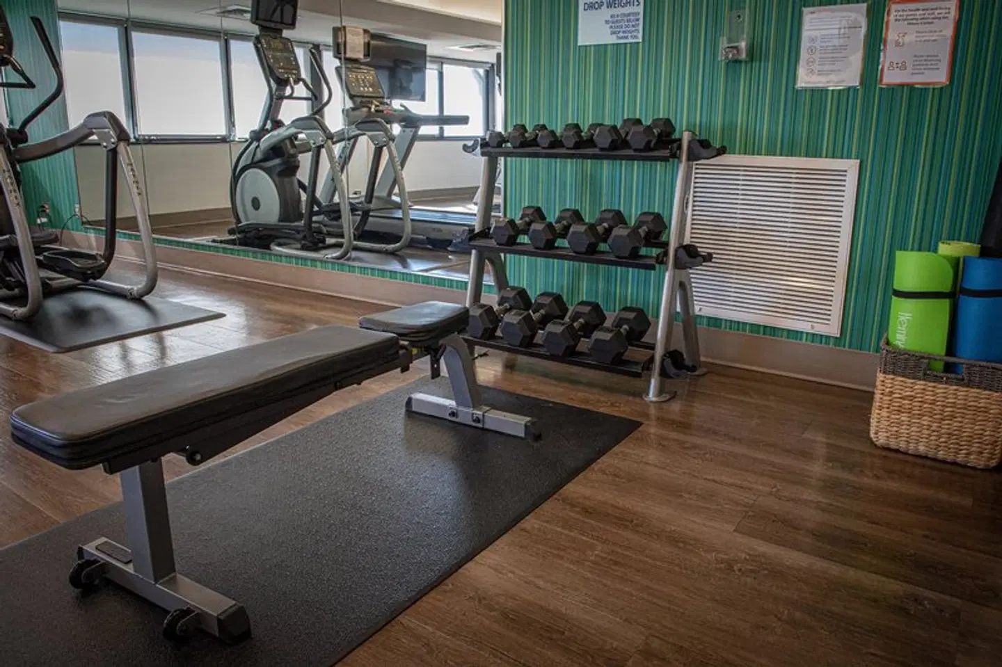 Holiday Inn Express San Antonio-Airport by IHG SPORTS_AND_LEISURE