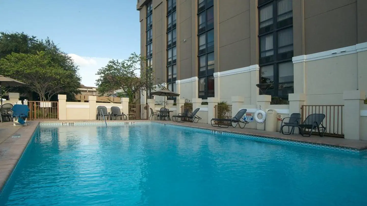 Holiday Inn Express San Antonio-Airport by IHG OUTDOOR_POOL