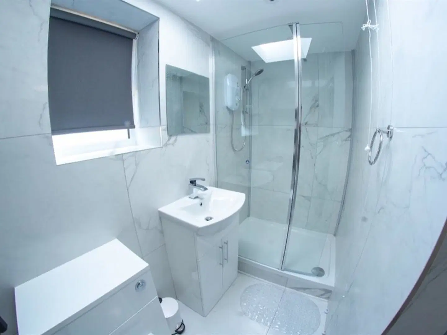 Twenty Hotel and Bar Badezimmer