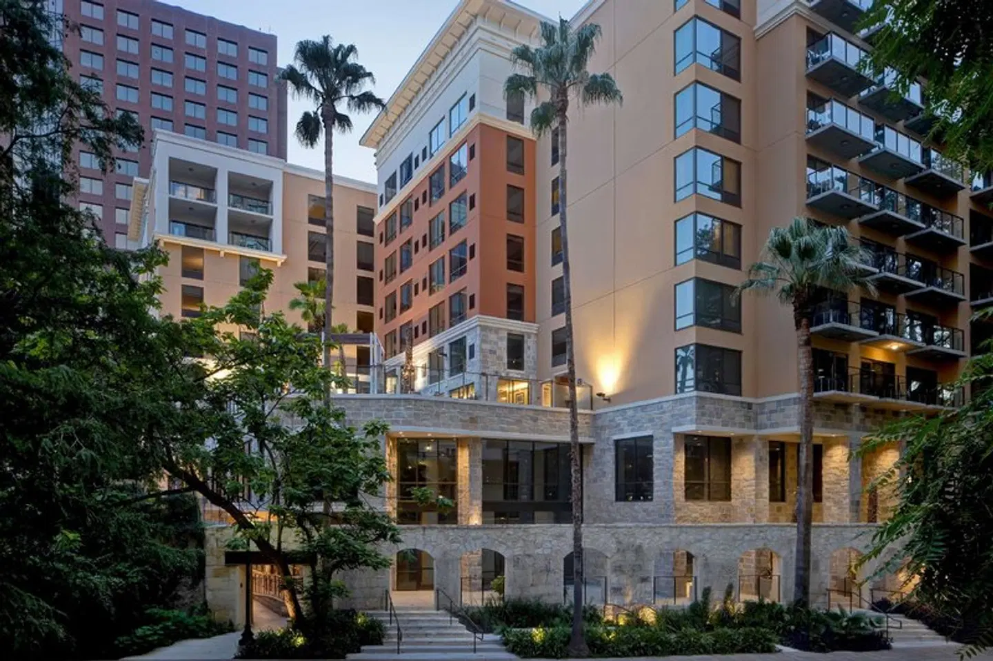 Hampton Inn & Suites San Antonio Riverwalk EXTERIOR