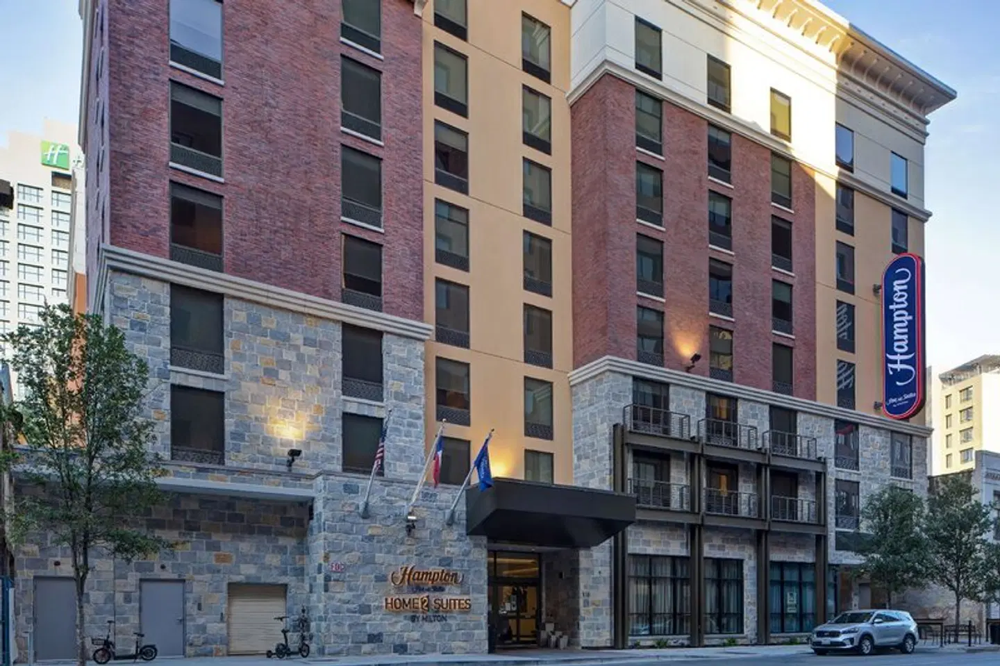 Hampton Inn & Suites San Antonio Riverwalk EXTERIOR