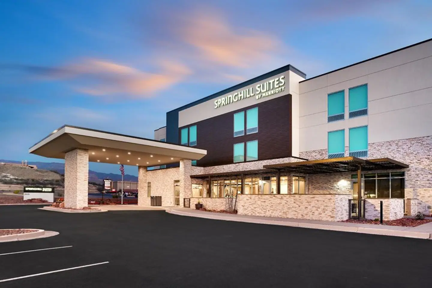 SpringHill Suites by Marriott Cottonwood EXTERIOR