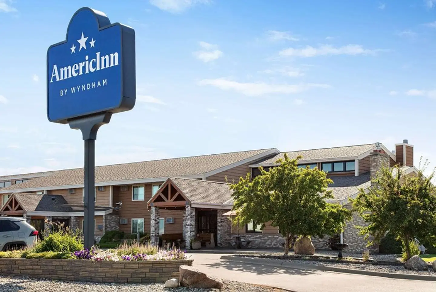 AmericInn by Wyndham Roseau EXTERIOR