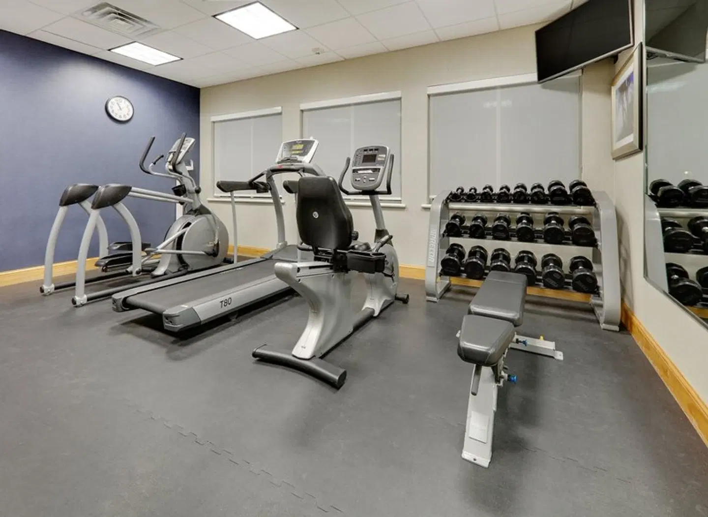 Holiday Inn Express & Suites San Antonio - Brooks City Base by IHG SPORTS_AND_LEISURE
