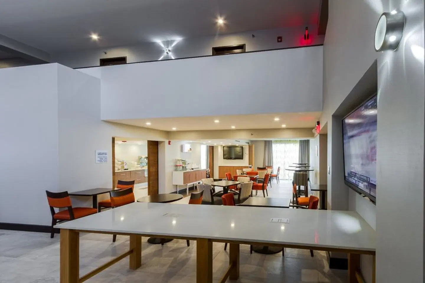 Holiday Inn Express and Suites San Antonio LOUNGE_LOBBY