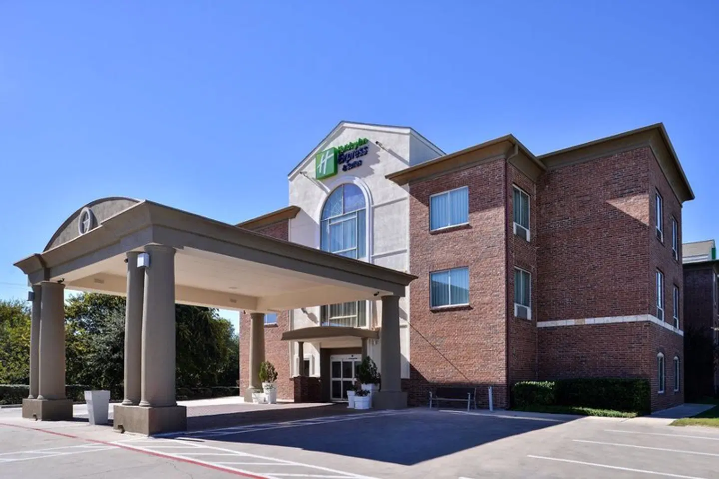 Holiday Inn Express & Suites San Antonio South by IHG EXTERIOR